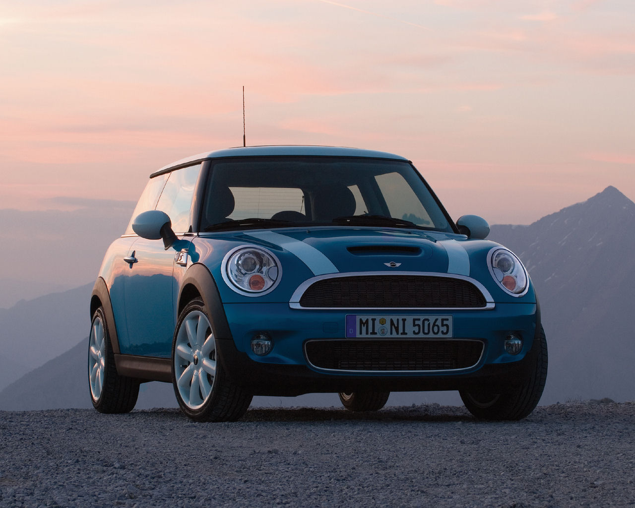 Mini Cooper Desktop Wallpaper