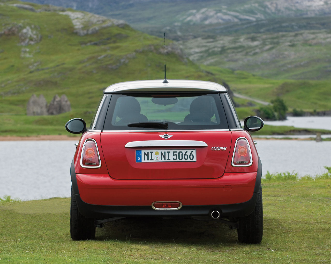 Mini Cooper Desktop Wallpaper