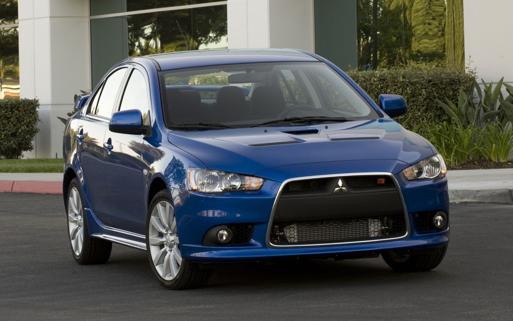 Mitsubishi Lancer Desktop Wallpaper