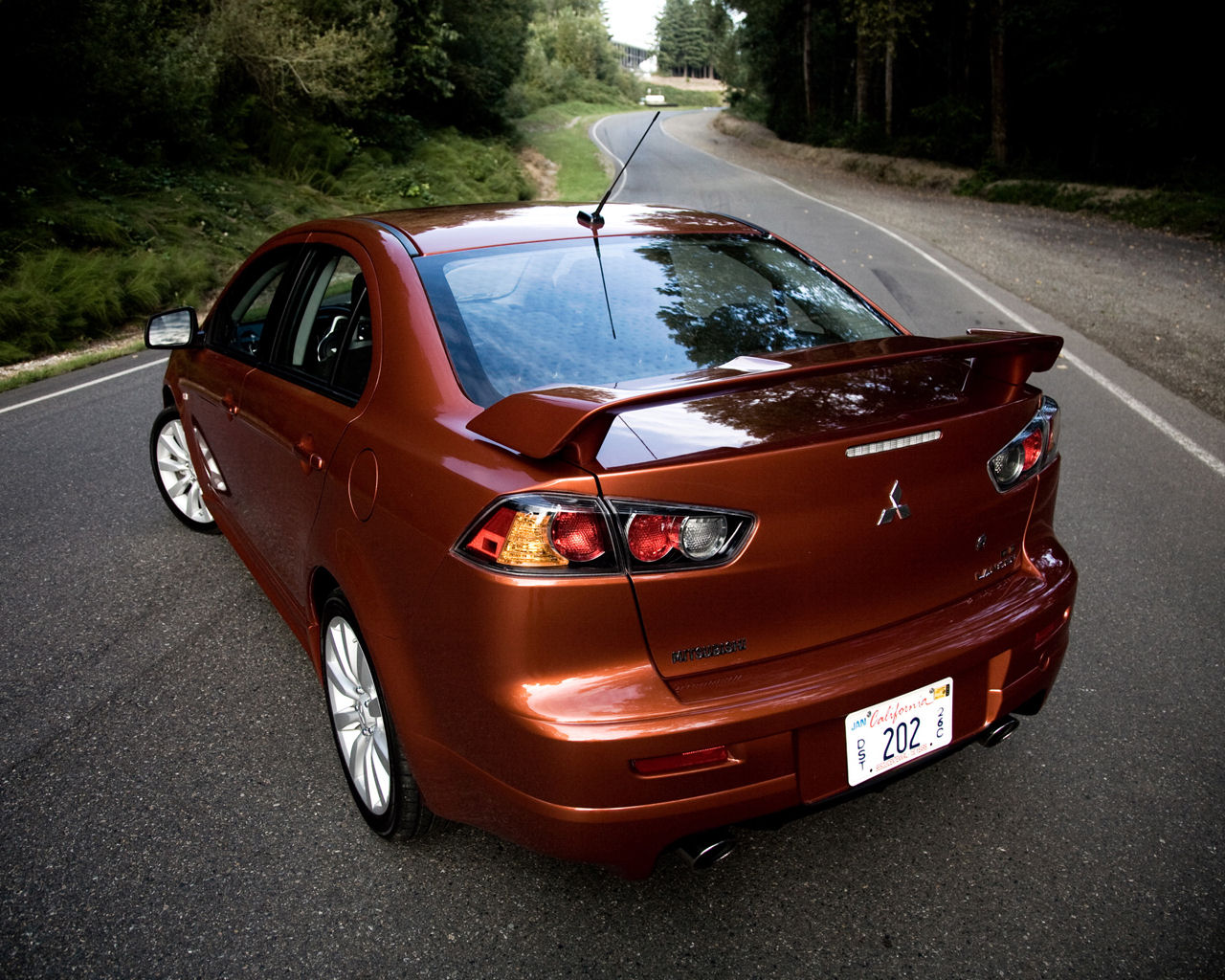 Mitsubishi Lancer Desktop Wallpaper