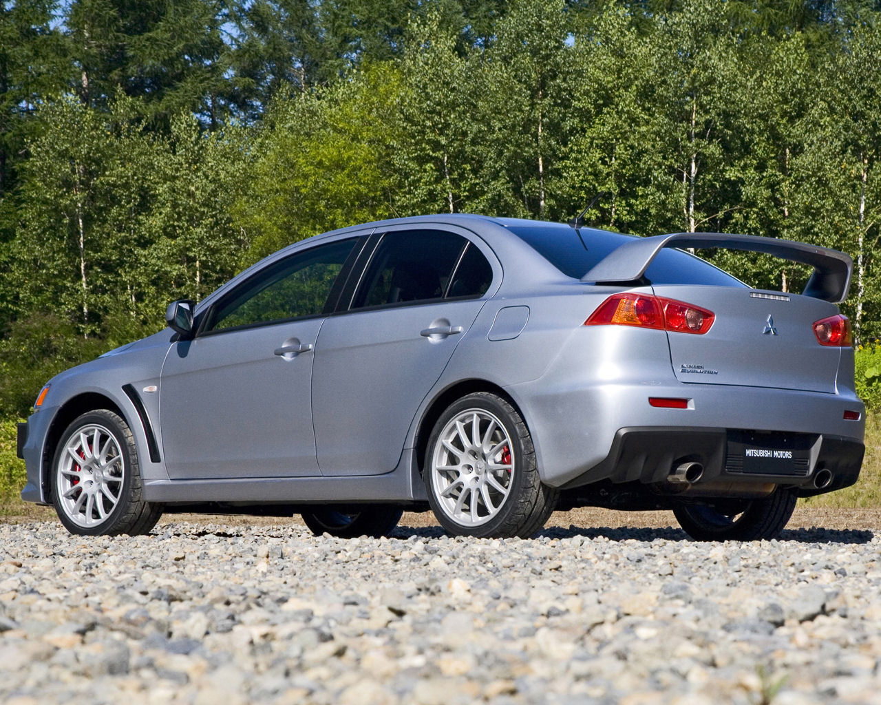 Mitsubishi Lancer Desktop Wallpaper