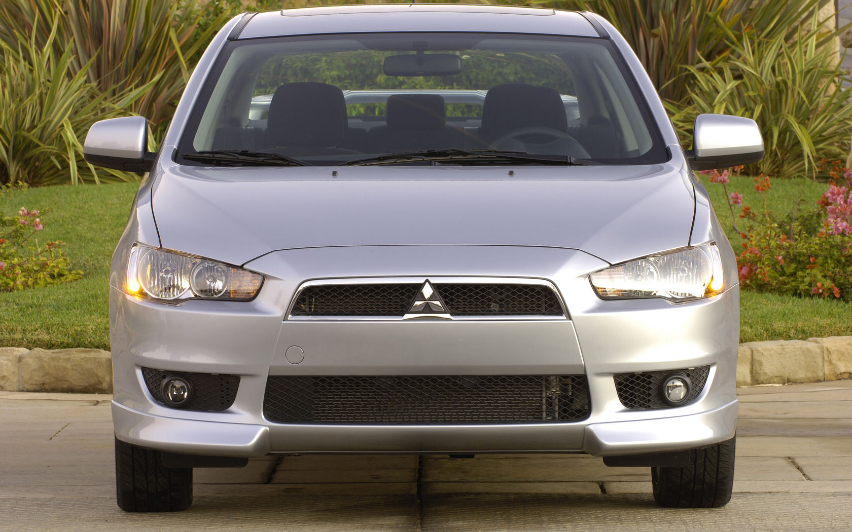 Mitsubishi Lancer Desktop Wallpaper