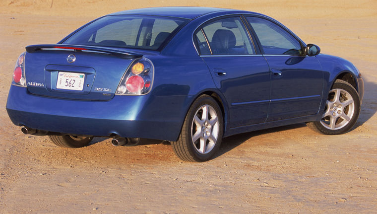 2002 Nissan Altima 3.5 SE Picture