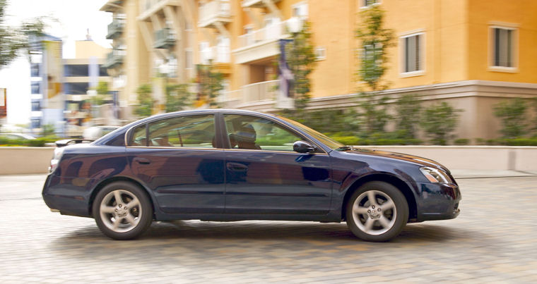 2005 Nissan Altima 3.5 SE Picture