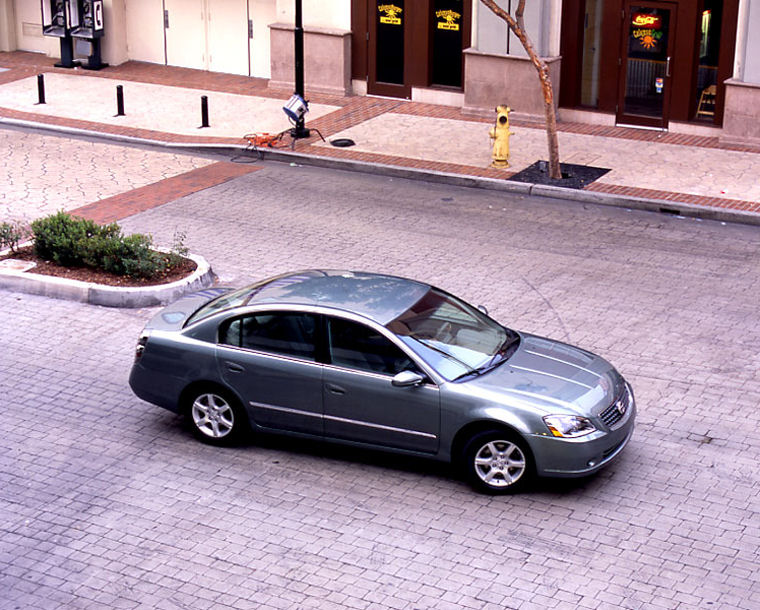 2005 Nissan Altima 3.5 SE Picture