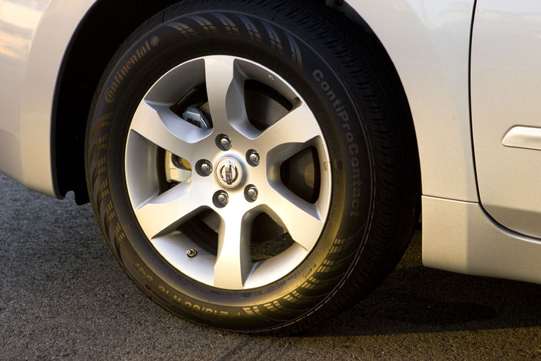 2008 Nissan Altima 3.5 SL Rim Picture