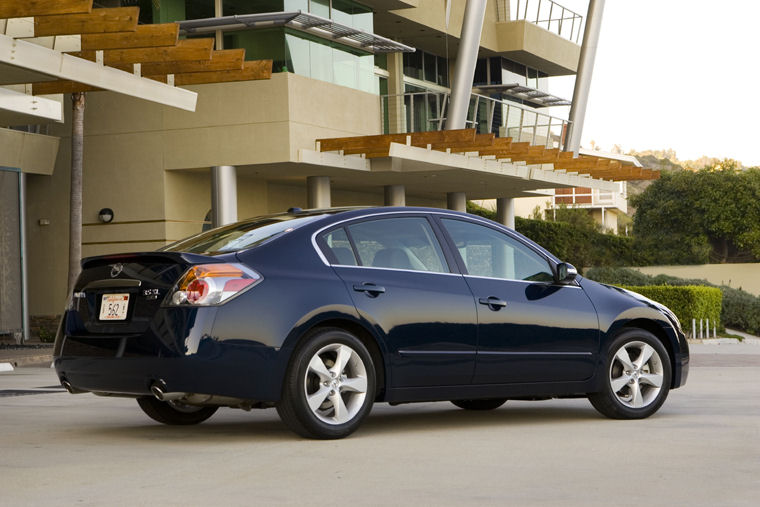 2008 Nissan Altima 3.5 SL Picture