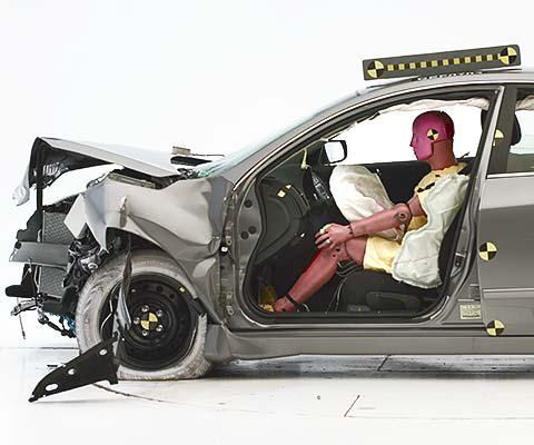 2008 Nissan Altima IIHS Frontal Impact Crash Test Picture