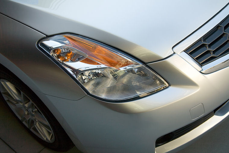 2008 Nissan Altima Coupe Headlight Picture