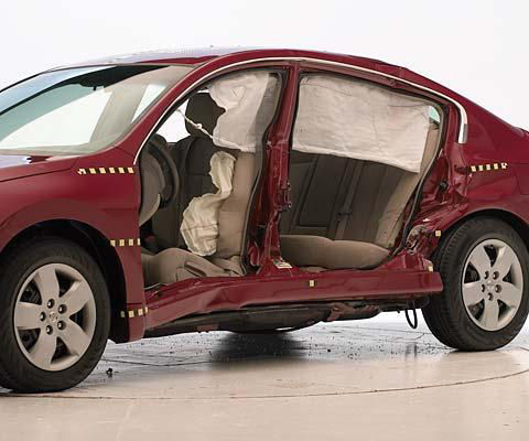 2009 Nissan Altima IIHS Side Impact Crash Test Picture