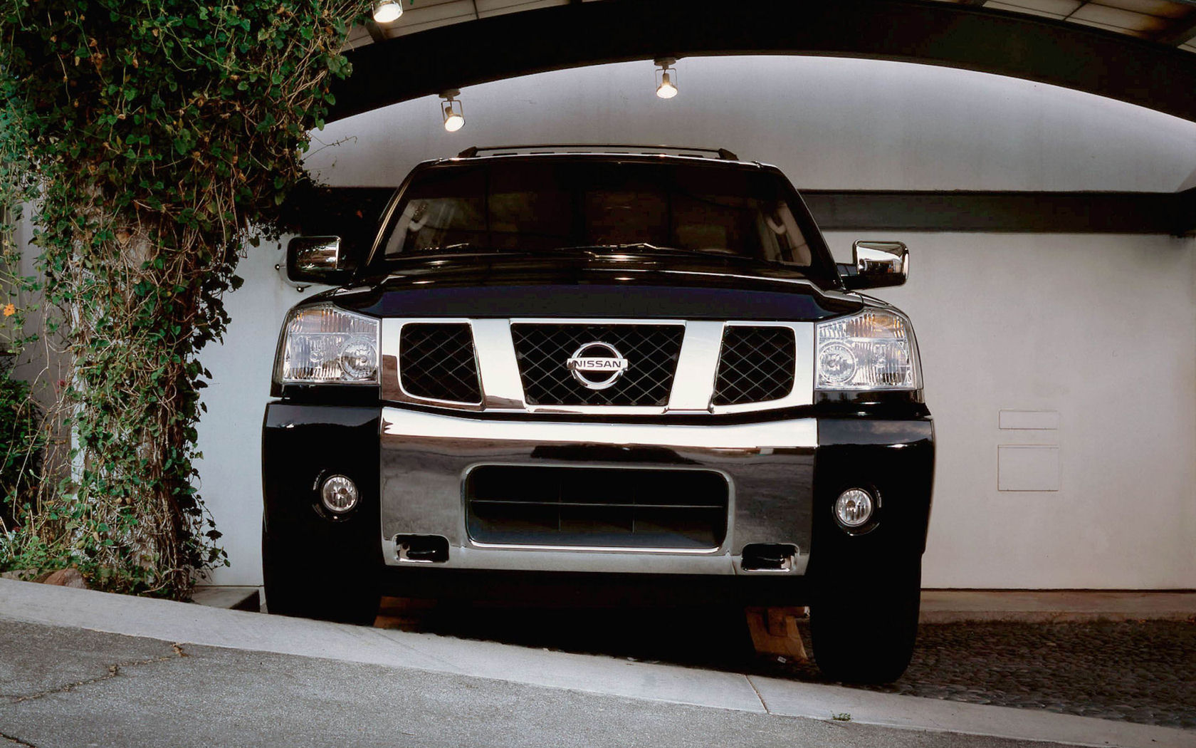 Nissan Armada Desktop Wallpaper