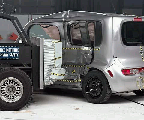 2009 Nissan Cube IIHS Side Impact Crash Test Picture