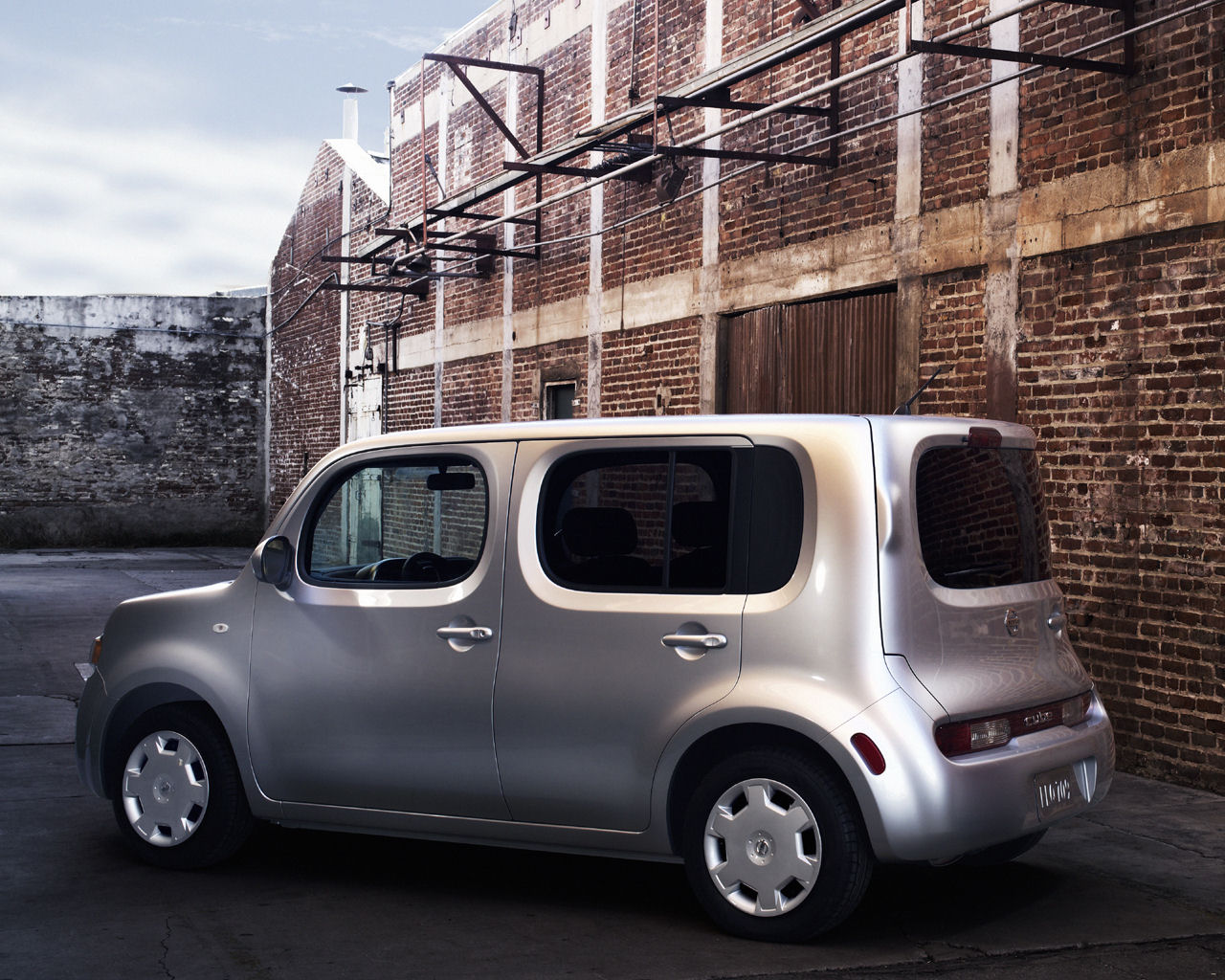 Nissan Cube Desktop Wallpaper