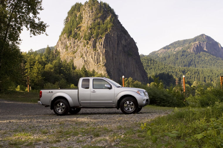 2009 Nissan Frontier King Cab PRO-4X Picture