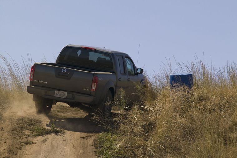 2009 Nissan Frontier Crew Cab PRO-4X Picture