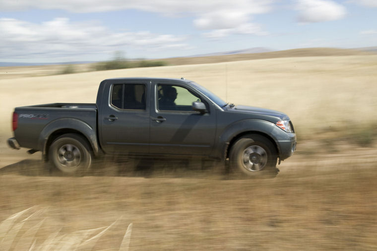 2009 Nissan Frontier Crew Cab PRO-4X Picture