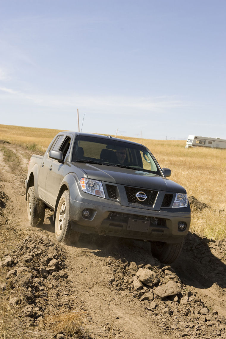 2009 Nissan Frontier Crew Cab PRO-4X Picture