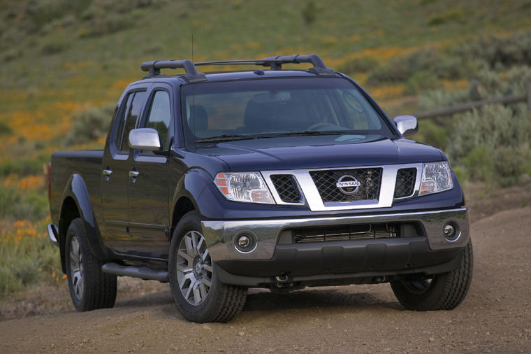 2009 Nissan Frontier Crew Cab LE Picture