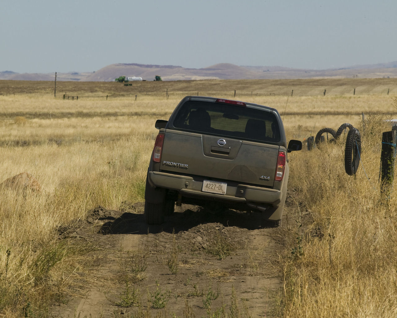 Nissan Frontier Desktop Wallpaper