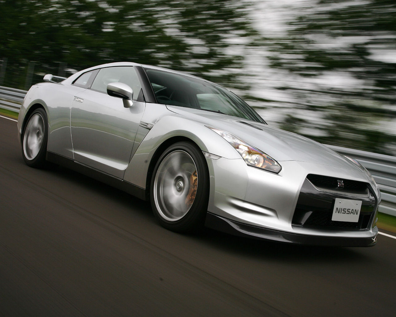 Nissan GT-R Desktop Wallpaper