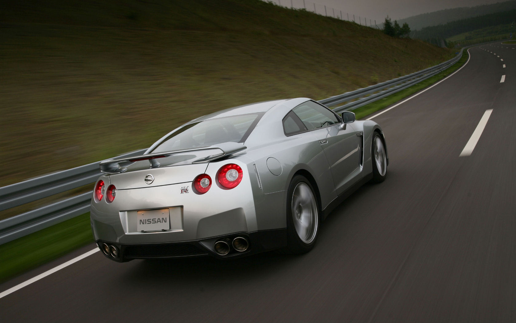 Nissan GT-R Desktop Wallpaper