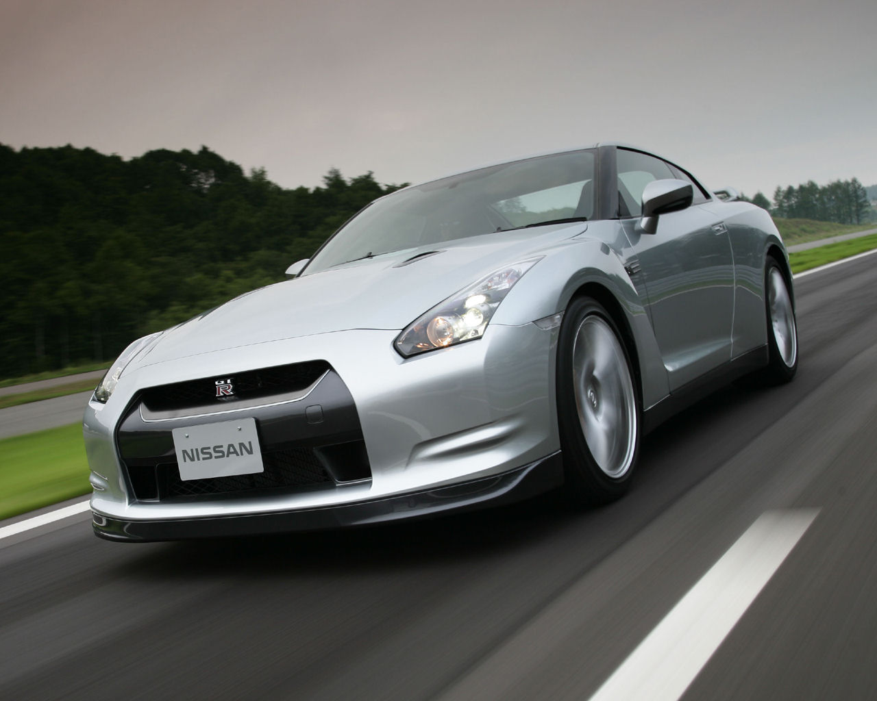 Nissan GT-R Desktop Wallpaper