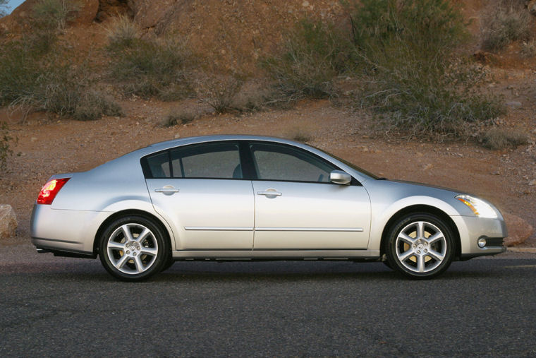 2004 Nissan Maxima Picture