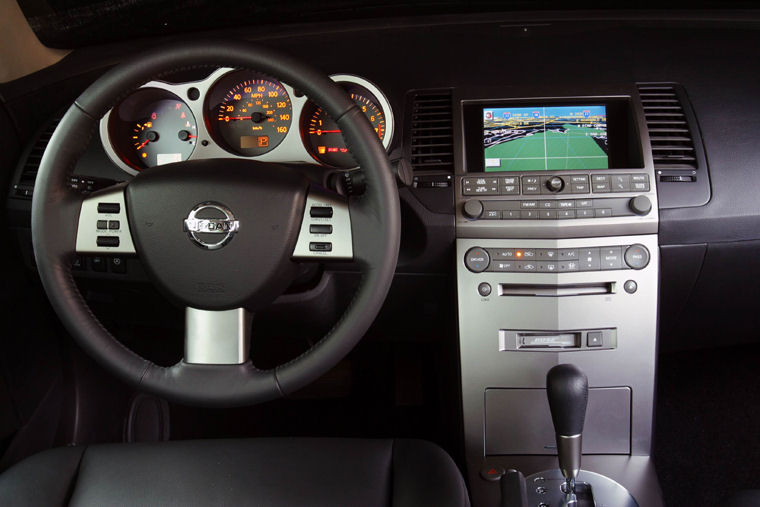 2006 Nissan Maxima Cockpit Picture