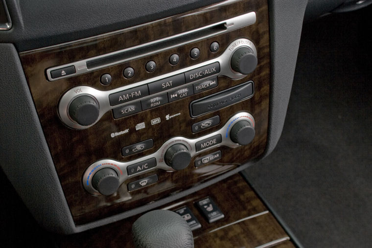2009 Nissan Maxima Dashboard Controls Picture