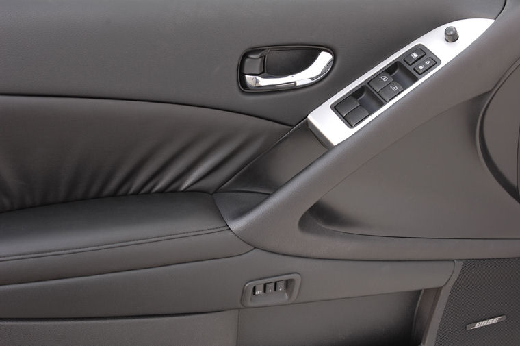 2009 Nissan Murano Door Panel Picture