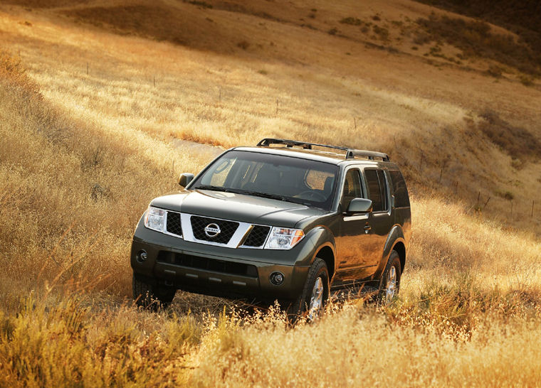 2005 Nissan Pathfinder SE Picture