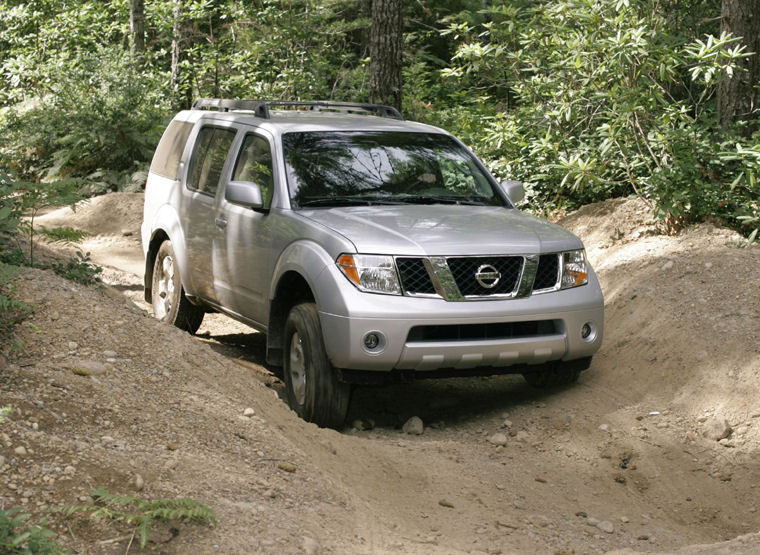 2005 Nissan pathfinder car and driver #8