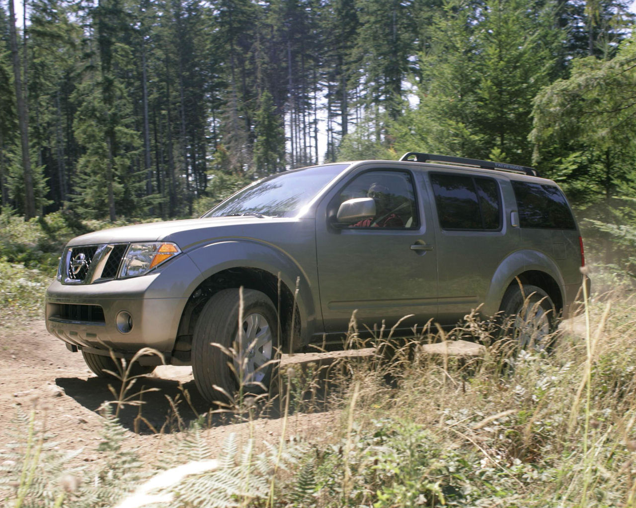 Nissan Pathfinder Desktop Wallpaper