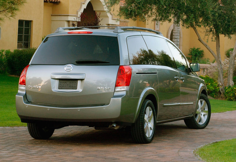 2004 Nissan Quest 3.5 SE Picture