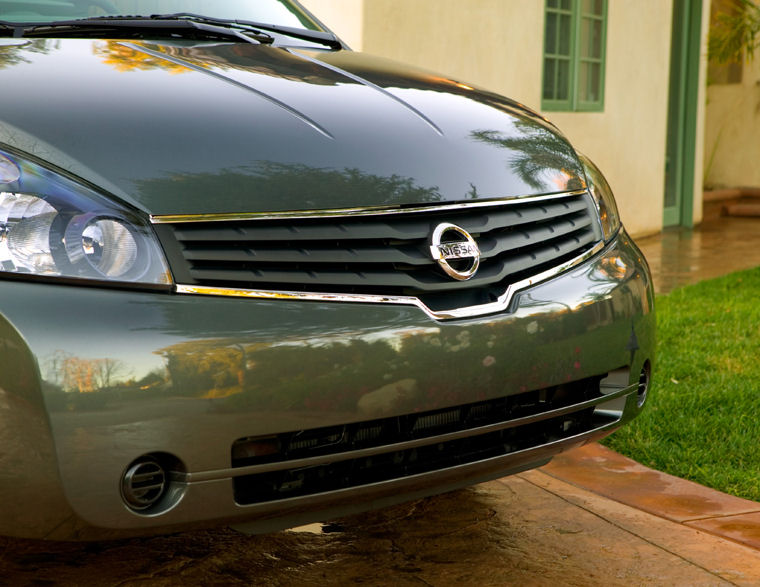 2008 Nissan Quest 3.5 SL Grille Picture