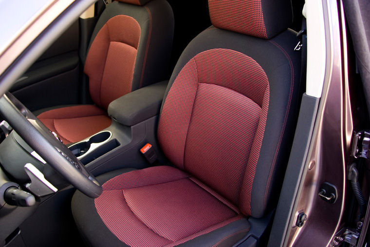 2009 Nissan Rogue Front Seats Picture