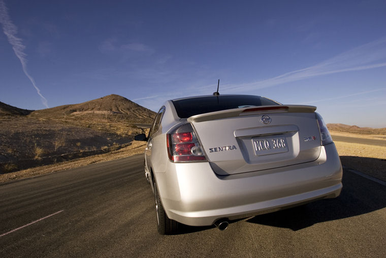 2008 Nissan Sentra SE-R Picture