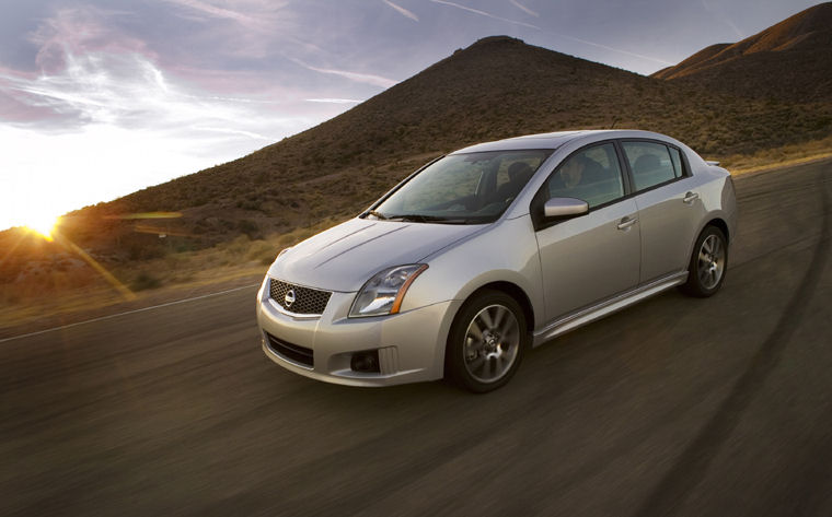 2009 Nissan Sentra SE-R Picture