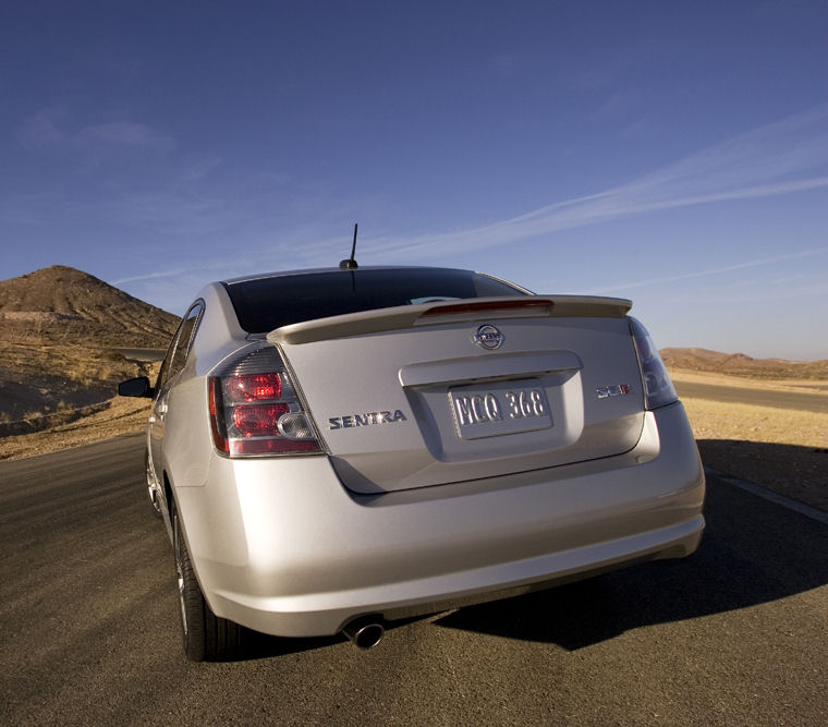 2009 Nissan Sentra SE-R Picture