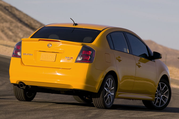 2009 Nissan Sentra SE-R Spec-V Picture