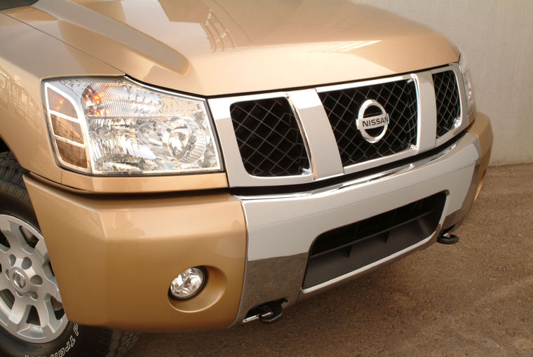 2004 Nissan Titan King Cab Headlight Picture