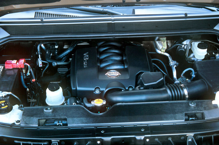 2004 Nissan Titan Crew Cab 5.6L V8 Engine Picture