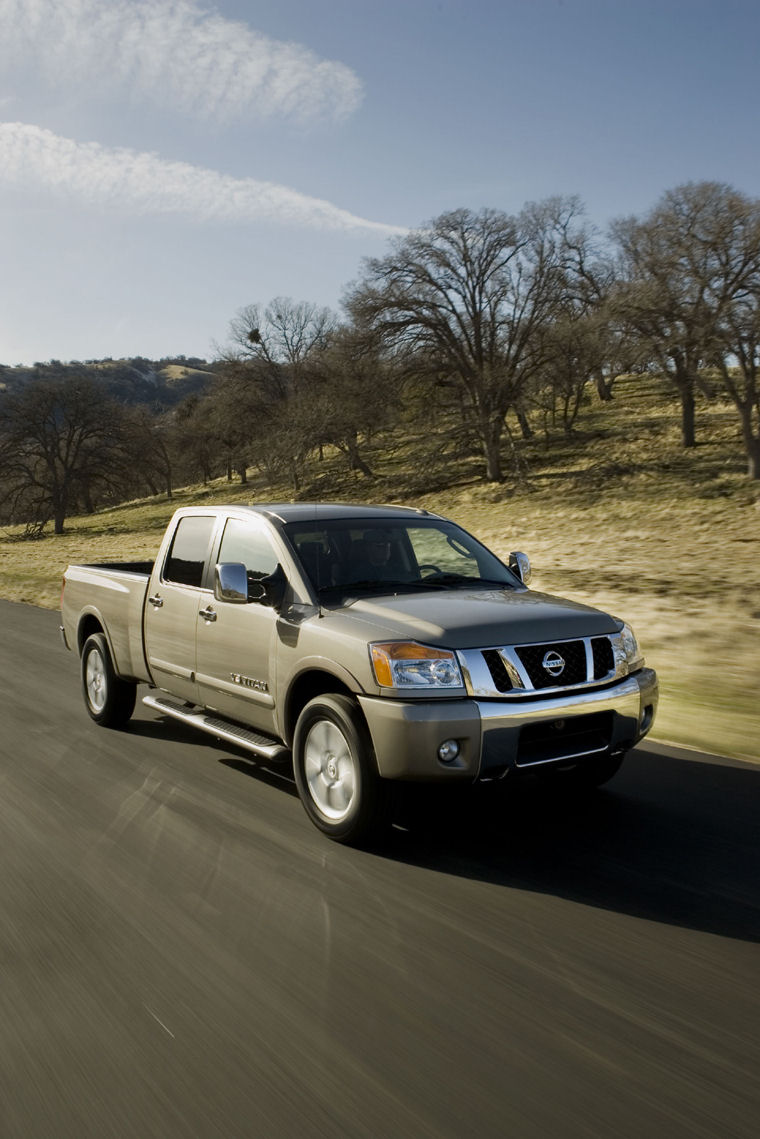 2008 Nissan Titan Crew Cab Picture