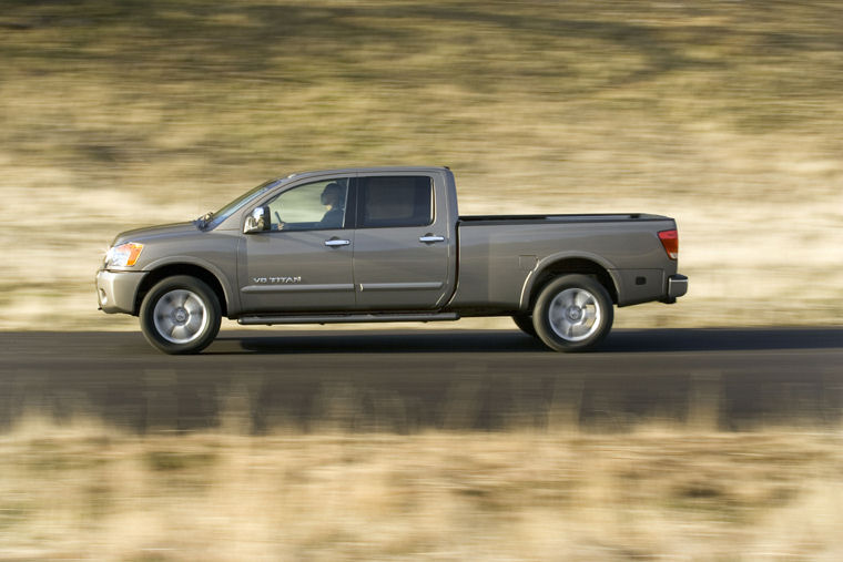 2008 Nissan Titan Crew Cab Picture