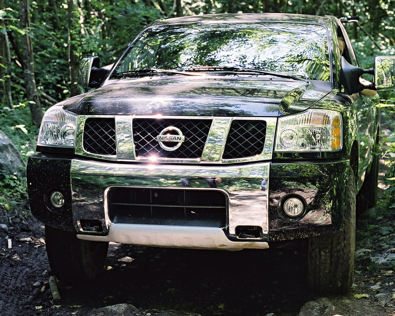 Nissan Titan Desktop Wallpaper