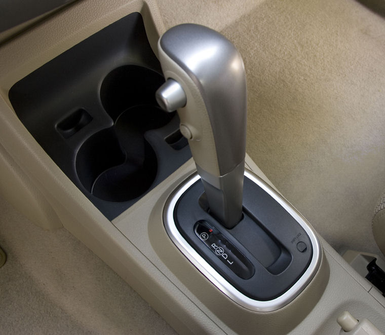 2008 Nissan Versa Sedan Center Console Picture