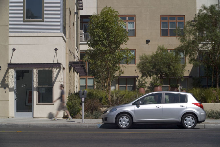 2009 Nissan Versa Hatchback Picture