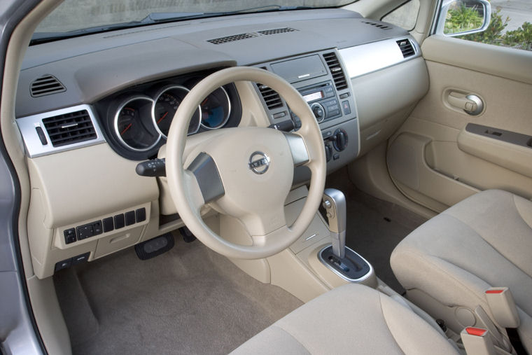 2009 Nissan Versa Hatchback Interior Picture