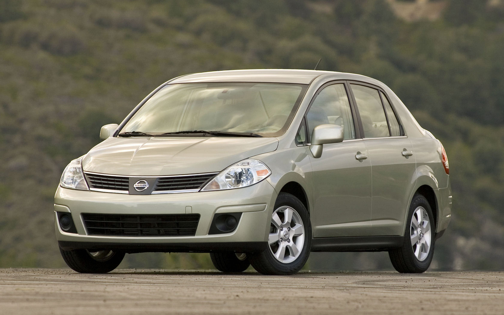 Nissan Versa Desktop Wallpaper