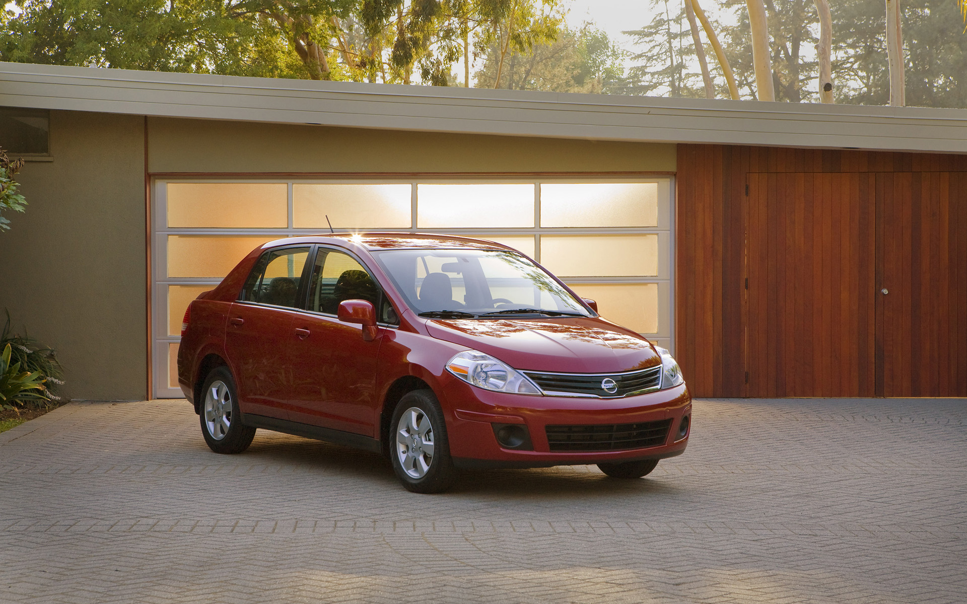 Nissan Versa Desktop Wallpaper